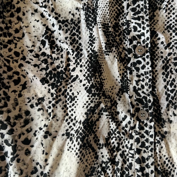 Faith & Zoe Snake Print Button Down Shirt - Picture 3 of 5